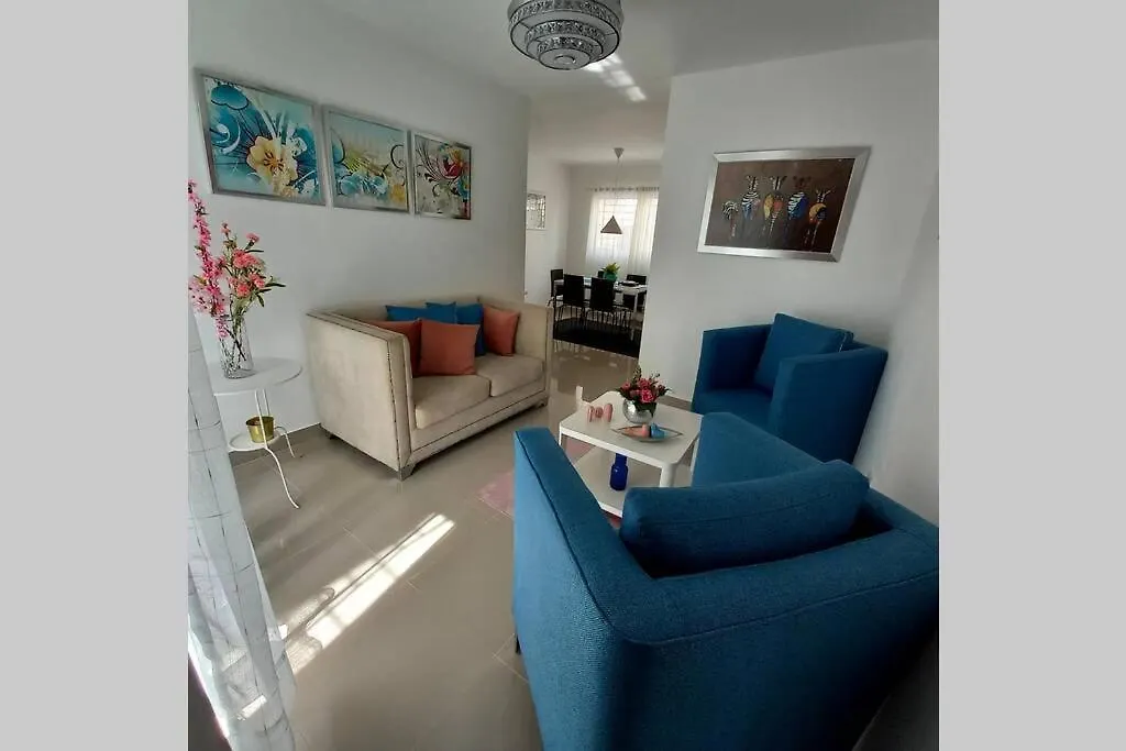 Confortable apartamento de 3 tres habitaciones, con hermosa vista de area verde, ademas de piscinas y juegos infantiles en area recreativa Santiago De Los Caballeros 0*,