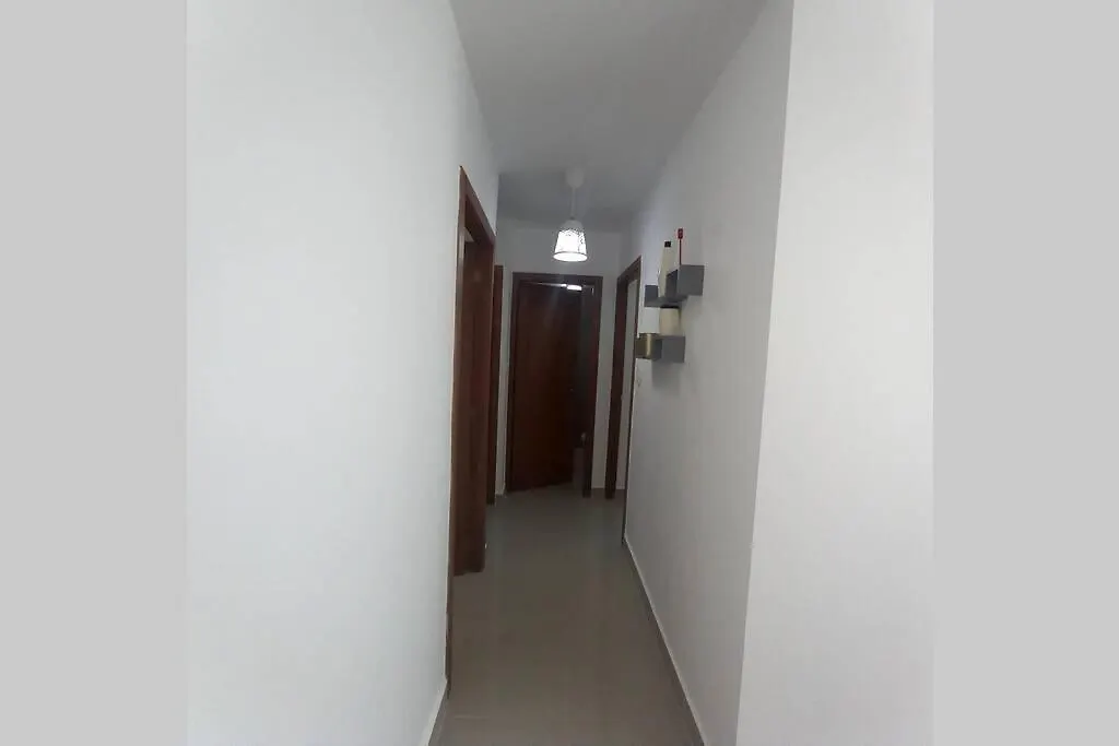 Confortable apartamento de 3 tres habitaciones, con hermosa vista de area verde, ademas de piscinas y juegos infantiles en area recreativa Santiago De Los Caballeros