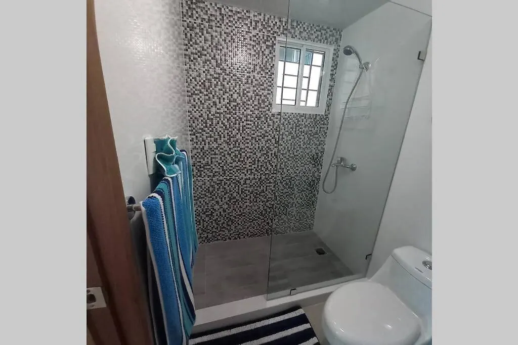 Confortable apartamento de 3 tres habitaciones, con hermosa vista de area verde, ademas de piscinas y juegos infantiles en area recreativa Santiago De Los Caballeros 0*,