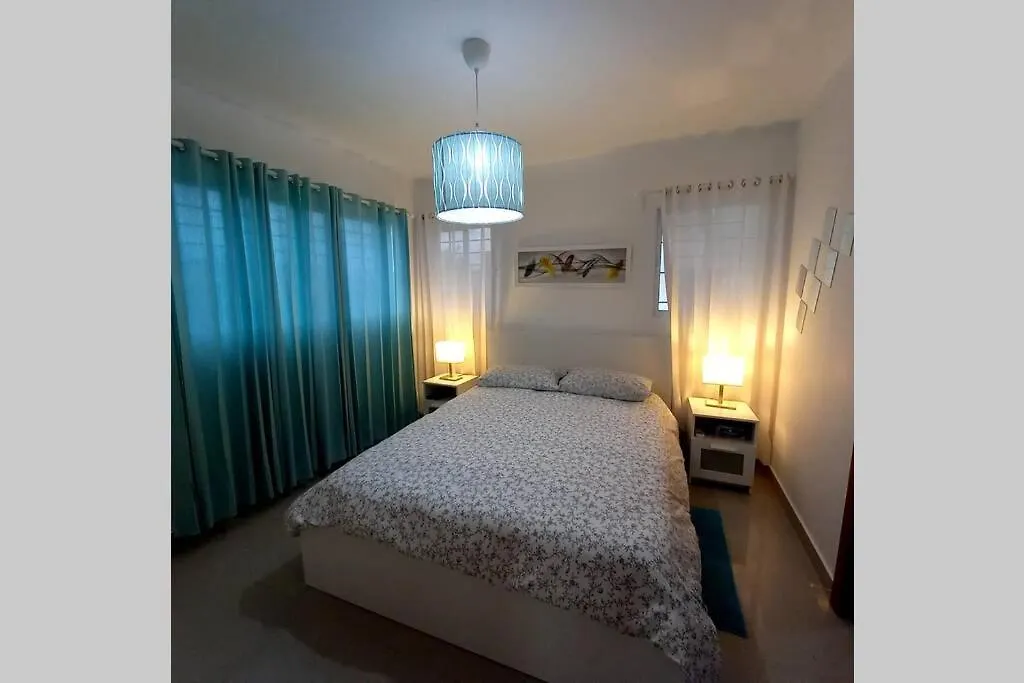 Confortable apartamento de 3 tres habitaciones, con hermosa vista de area verde, ademas de piscinas y juegos infantiles en area recreativa Santiago De Los Caballeros